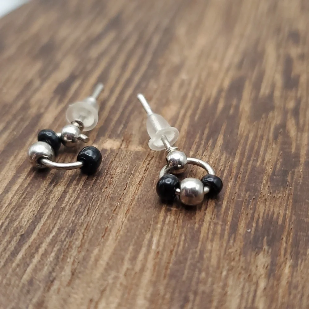 E258 grunge hoop earrings punk rock nwt